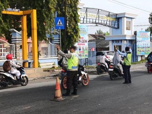 Polsek Ngimbang Melaksanakan Kegiatan Commanderwish Pagi Cegah Laka Lantas