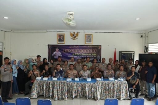 Jamkrindo Salurkan Ribuan Seragam dan Perangkat TIK untuk Dukung Pendidikan Berkualitas