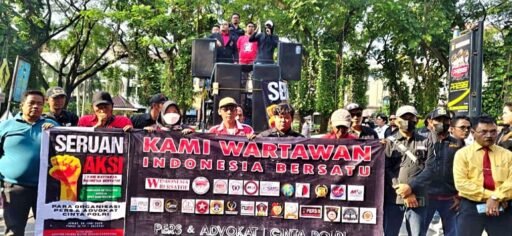 26 Organisasi Pers dan Advokat berunjuk rasa di Mako Polres Metro Bekasi minta 4 poin tuntutan