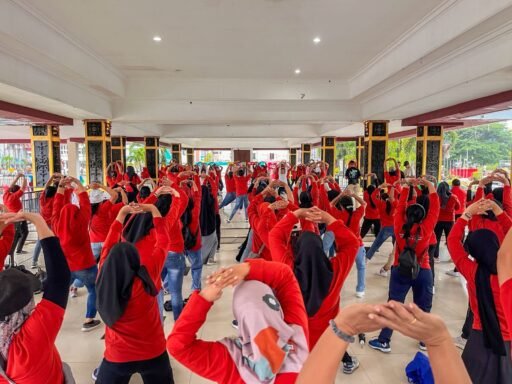 Songsong HUT IBI Ke-74, Ikatan Bidan Indonesia PD Provinsi Maluku Laksanakan Fun Walk