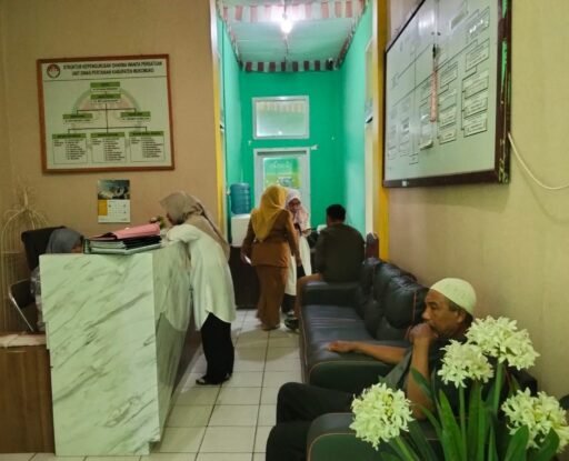 Dinas Pertanian Kabupaten Mukomuko Pastikan Penyaluran Bantuan Hand Traktor Roda 4 Tepat Sasaran