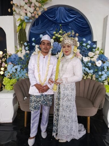 Pasangan Muda Fitriyah dan Febriana Resmi Menikah di Banyusari Karawang