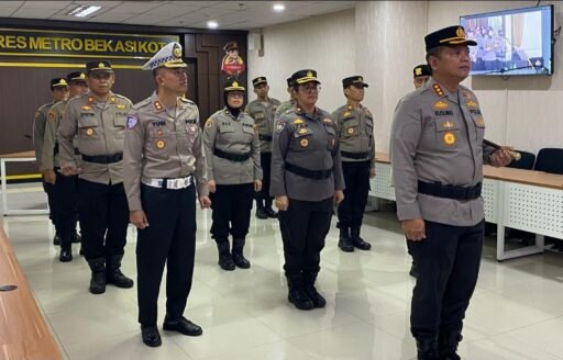 Kapolres Bersama PJU Polres Metro Bekasi Kota Ikuti Upacara Nilai-Nilai Leluhur Tribarata Via Zoom