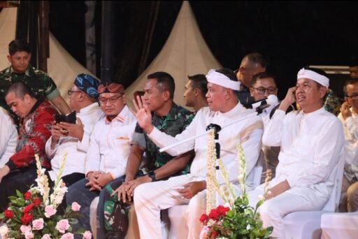 Gubernur Jabar dan Wali Kota Satu Panggung Sapa Warga di Alun Alun