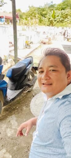 Alamak…..ketua PKK Desa lolomoyo kec.lolowa.u merangkap 2 jabatan Di Apit Dua Kepala Desa