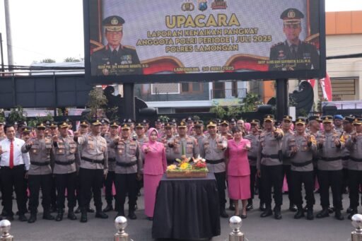 Upacara Kenaikan Pangkat Anggota Polri Periode 1 Juli 2025 di Polres Lamongan