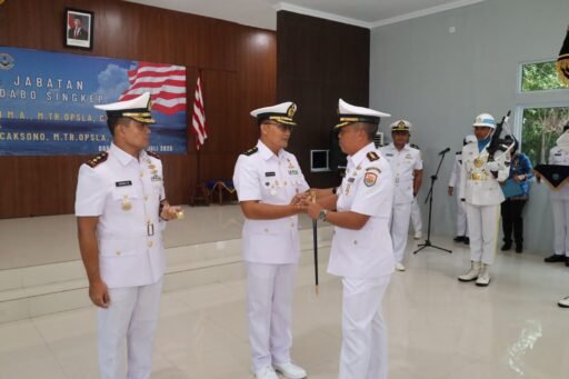 Danlanal Bintan Hadiri Acara Serah Terima Jabatan Danlanal Dabo Singkep