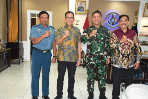 Bahas Strategi Pelestarian Sejarah TNI AL, Dankodiklatal Terima Official Call Kadisjarahal