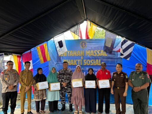 Peringati HUT Ke-32, Pangkalan TNI AL Aru Gelar Khitanan Massal Dan Bhakti Sosial