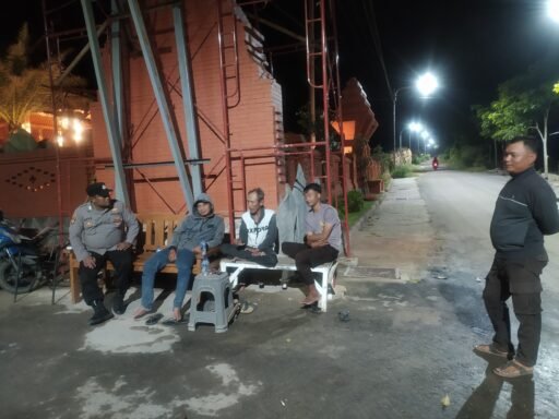 Antisipasi Kriminalitas 3C Dan Hitam – Hitam Polsek Ngimbang Gelar Patroli Blue Light