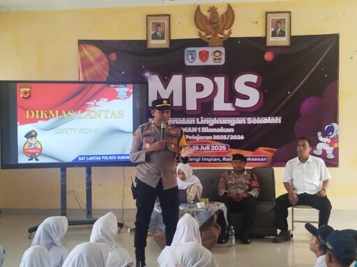 Kapolsek Blanakan Beri Edukasi Antinarkoba kepada Siswa SMA N 1 Blanakan dalam Kegiatan MPLS
