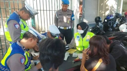 Satgas OPS Patuh Candi 2025 Temukan Siswa Langgar Lalu Lintas di Jam Sekolah, Polisi Beri Teguran