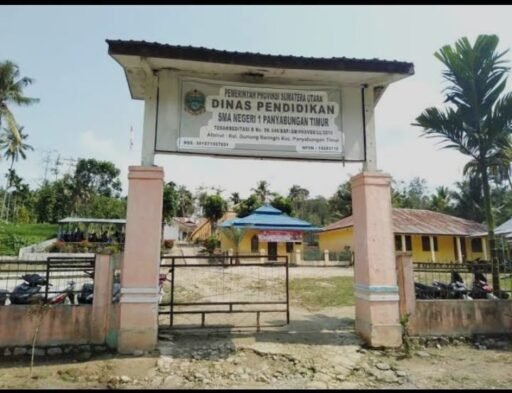 Diduga Kepsek SMAN 1 Panyabungan Timur Matikan WhatsApp menghindari Wartawan