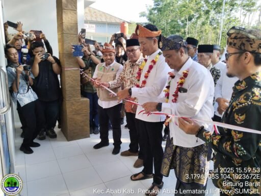 PERESMIAN KANTOR KEPALA DESA BETUNG BARAT