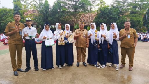 Membangun Karakter dan Prestasi: Laporan MPLS dan Upacara Bendera SMPN 4 Ciasem 2025