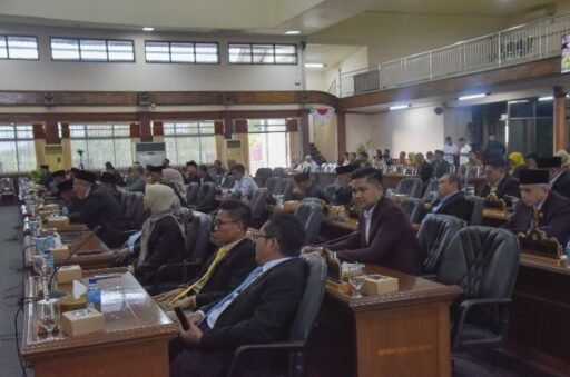 DPRD NTB Sahkan 1 Raperda, Gubernur NTB Upaya Reformasi Birokrasi dan Pelayanan Publik Lebih Baik