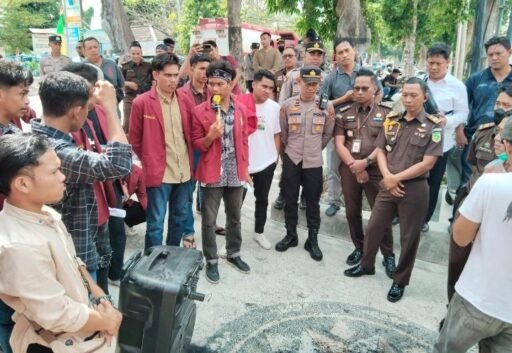 IMM Mataram Unjuk Rasa Soroti Dana Pokir, Polsek Selaparang Turunkan Personel Pengamanan