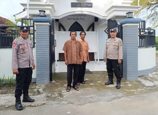 Pengamanan Ibadah Rutin Minggu Pagi Di Gereja GKJTU Dan GJWI Desa Ngasemlemahbang Kec. Ngimbang