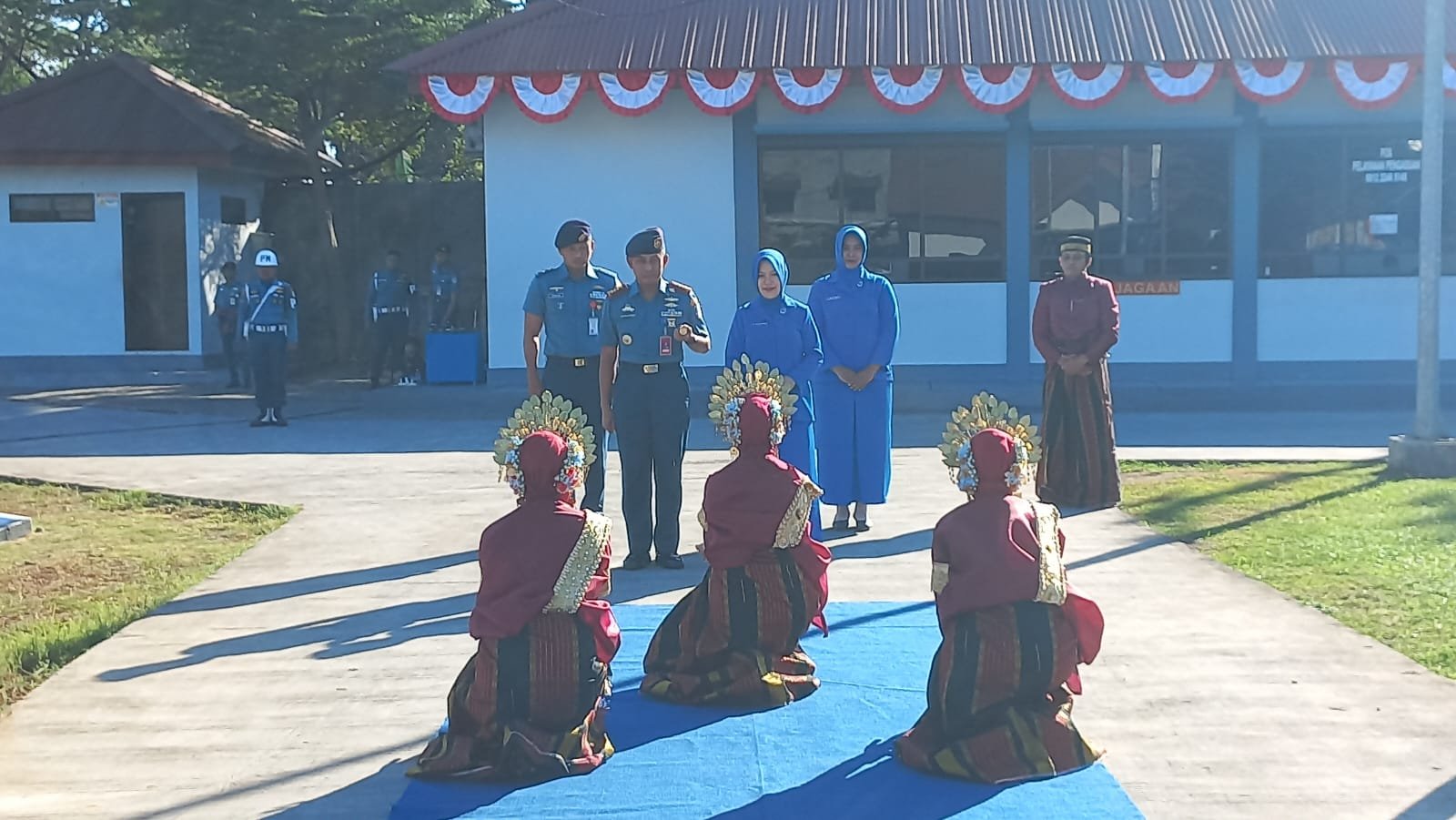 Dansatlinlamil 3 & Kacab 4 Gabungan Jalasenastri Kolinlamil Disambut Tradisi Angaru & Tari Paduppa