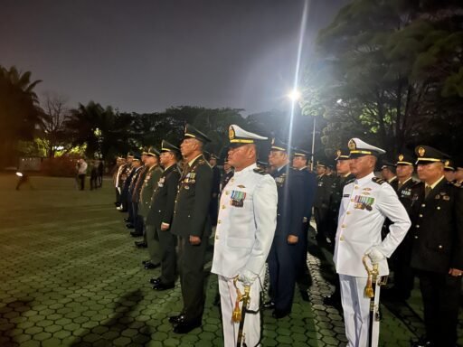 Komandan Pangkalan TNI-AL Dumai & Forkopimda Riau Ikuti Apel Kehormatan&Renungan Di TMP Pekanbaru