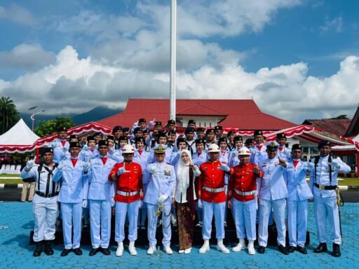 Danlanal Dabo Singkep Hadiri Upacara Detik-Detik Proklamasi RI Ke-80 Di Kantor Bupati Lingga