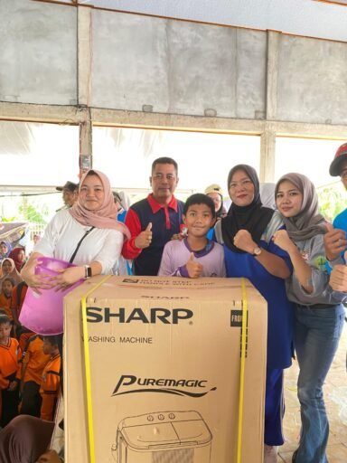 Memmeriyakan HUT Ri ke-80 pemdes Raja barat Dibanjiri oleh perserta jalan santai.