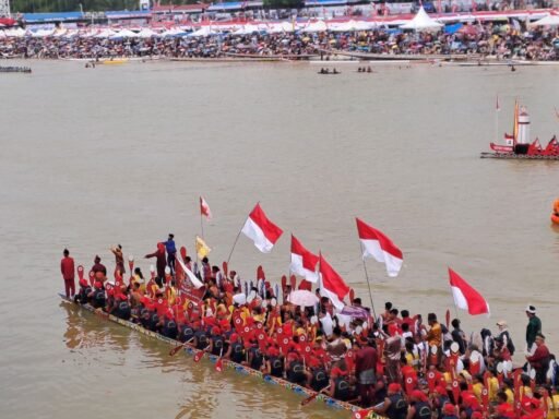 Jaga Warisan Budaya Nasional Mendunia, Lanal Dumai Dukung Festival Pacu Jalur Di Kuantan Singingi