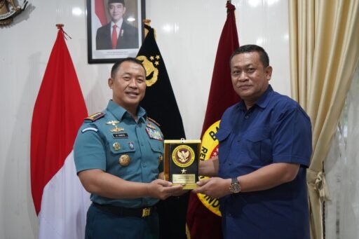 Jalin Silaturahmi dan Perkuat Sinergitas, Danlanal Dumai Laksanakan Kunjungan Ke Kantor Binda Riau