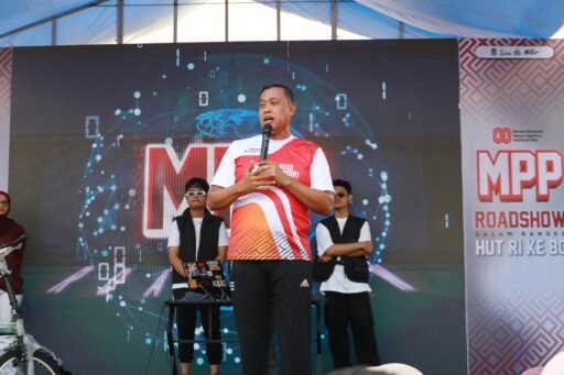 Wali Kota Bekasi, Tri Adhianto buka Roadshow MPP di Pasar Alam Vida*