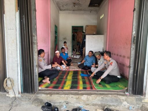 Kapolres Madina Serahkan SPT Jasa Raharja Almarhumah Fathia Kepada Orang Tuanya*