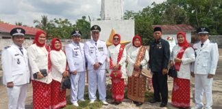 Upacara HUT RI ke-80 di Kecamat Abab berlangsung dengan lancar.