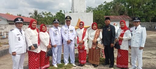 Upacara HUT RI ke-80 di Kecamat Abab berlangsung dengan lancar.