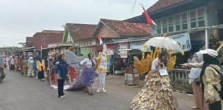 Merayakan HUT RI Ke-80 Kepala desa Purun Mengelar Acara Karnaval, perserta dari TK sapai Umum.