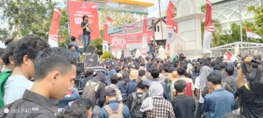 Demo Mahasiswa di DPRD NTB Ricuh, Baiq Isvie Rupaeda Jamin tak Ada Penangkapan Mahasiswa