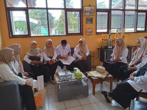 SMP N 1 Tunjung Teja di Datangi Pihak Puskesmas Untuk Cek Kesehatan Gratis Kepada Siswa siswi