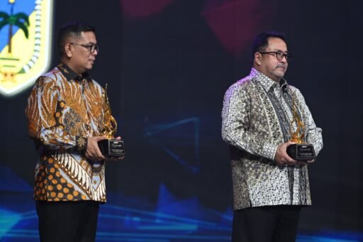 Gubernur Banten Andra Soni Terima Penghargaan Daerah Peduli Investasi dari Kompas TV