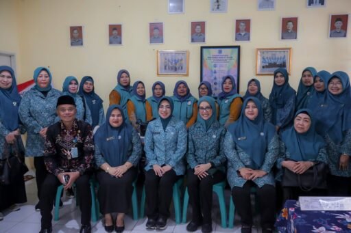 Kunjungi Benda Baru, Tinawati Andra Soni Puji Kiprah Ibu PKK dalam Pemberdayaan Lingkungan