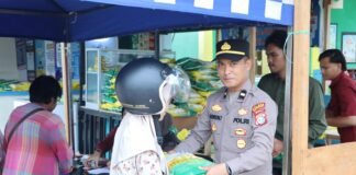 Polres Kep Meranti Salurkan 10 Ton Beras SPHP Dalam Rangka Gerakan Pangan Murah