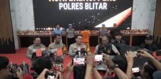 Polres Blitar kerusuhan Pengerusakan, Pencurian, dan Pembakaran di Gedung DPRD Kabupaten Blitar