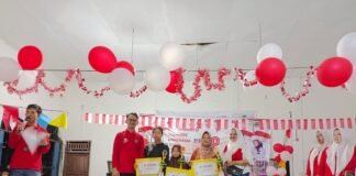 Pembagian Hadiah HUT RI ke-80 Menjadi Wujud Perayaan Kebersamaan Masyarakat Desa Sinar Dewa