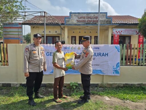 Polres Ogan Ilir dan Polsek Tanjung Batu Gelar Gerakan Pangan Murah di Desa Tanjung Atap Barat