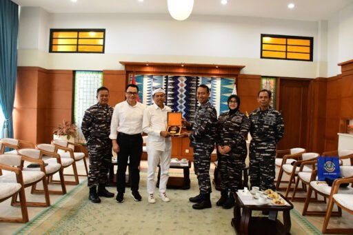 Tingkatkan Sinergi Dengan Pemda, Danlanal Bandung Laksanakan Courtesy Call (CC) Ke Gubernur Jabar