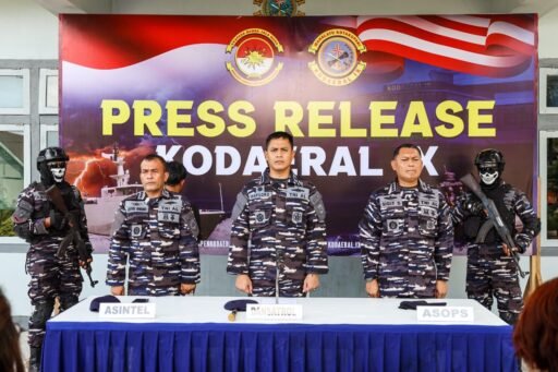 Kodaeral IX Ambon Press Conference Penangkapan KM. Berkah Jaya Terkait Penyelundupan Solar llegal