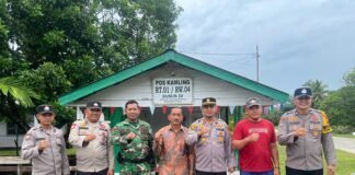 Kunjungi Satkamling di Desa Bagan Melibur, Kapolsek Merbau Berikan Arahan dan Dukungan