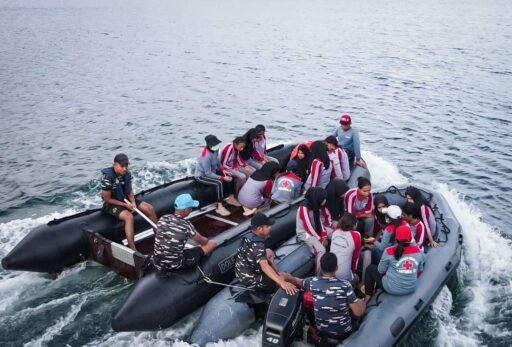 Kodaeral IX Center of Gravity Latih Mahasiswa Kebidanan Tolong Persalinan Di Perahu Karet