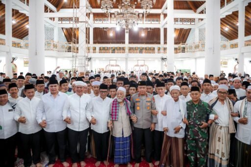 Bersama Abuya Muhtadi, Gubernur Andra Soni Doakan Keamanan dan Persatuan Bangsa