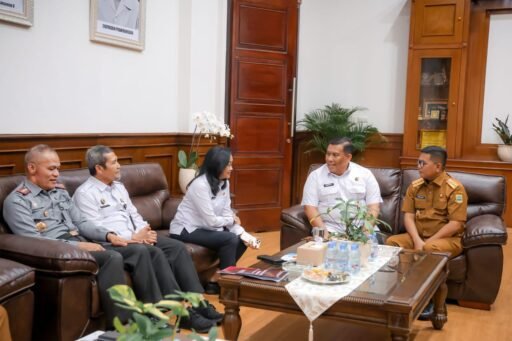 Gubernur Andra Soni dan Sesmenko Kumham Imipas Bahas Penguatan Sinergi Hukum dan HAM di Banten