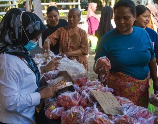 Dinas Ketahanan Pangan NTB Bantu Warga Bilebante Lewat Gerakan Pangan Murah