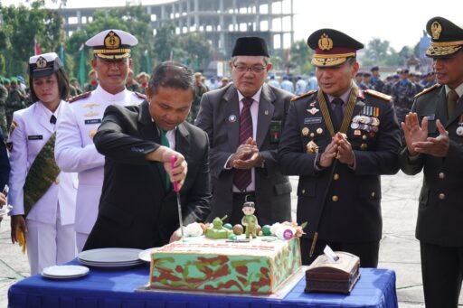 Refleksi Delapan Dekade Pengabdian, Danlanal Dumai Hadiri Upacara HUT Ke-80 TNI Di Pekanbaru