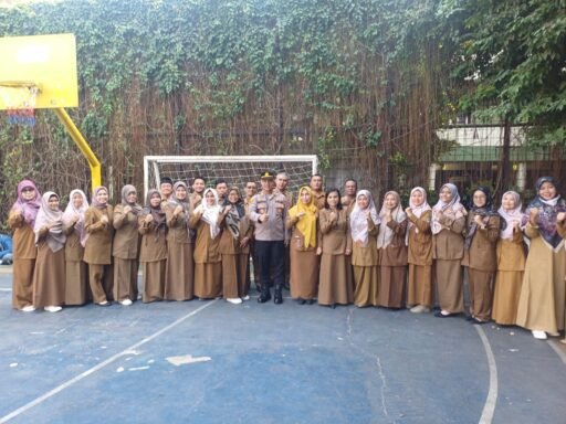 Kapolsek Bekasi Barat Berikan Penyuluhan di SMAN 12 Kota Bekasi